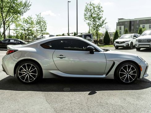 Used 2023 Toyota GR86 RWD image 3