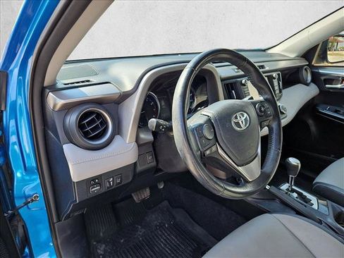 Used 2018 Toyota RAV4 Limited FWD image 9
