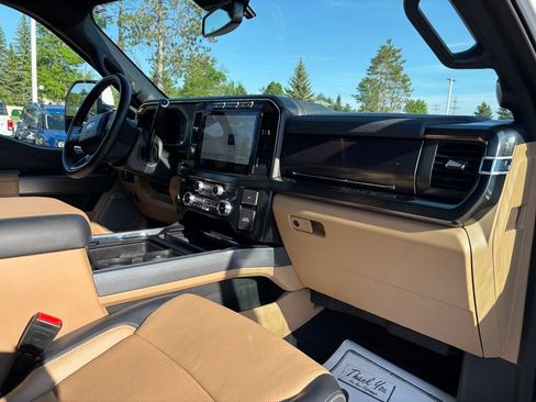 Used 2024 Ford F450 Lariat w/ Lariat Ultimate Package AWD/4WD image 25
