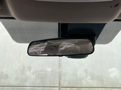 Used 2025 Nissan Versa SV image 17