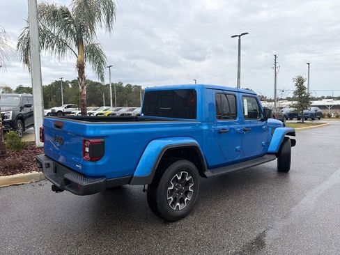 Used 2025 Jeep Gladiator Sport w/ Premium Package image 7