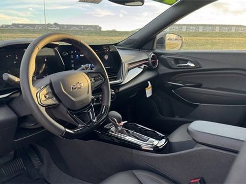 New 2026 Chevrolet Trax RS w/ Sunroof Package image 21