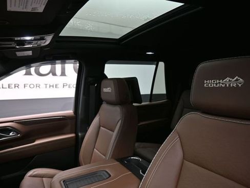 Used 2023 Chevrolet Tahoe High Country w/ Advanced Technology Package AWD/4WD image 17