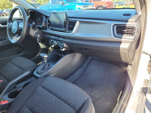 Used 2023 Kia Rio LX image 9