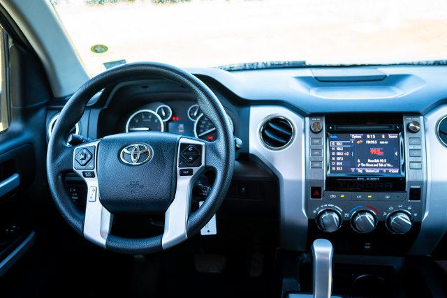 Used 2014 Toyota Tundra SR5 w/ SR5 Upgrade Package RWD image 6