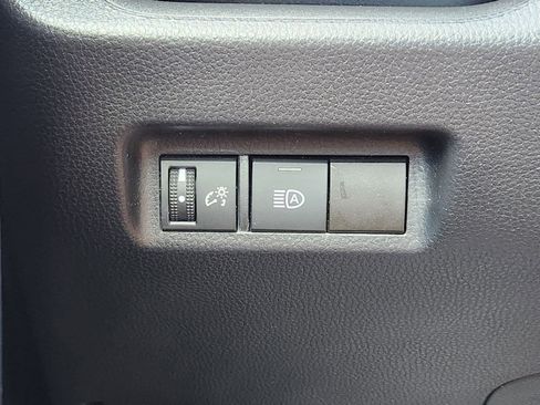 Used 2022 Toyota RAV4 LE image 28