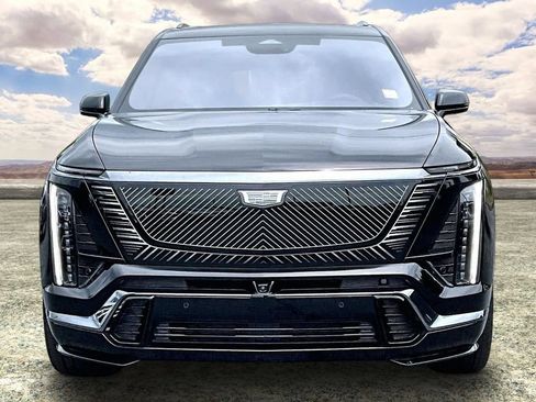 Used 2026 Cadillac Vistiq Platinum w/ LPO, Floor Liner Package AWD/4WD image 2