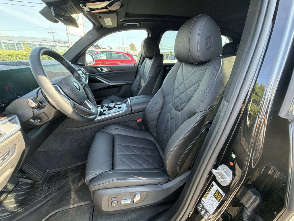 Used 2024 BMW X5 xDrive40i w/ Premium Package AWD/4WD image 19