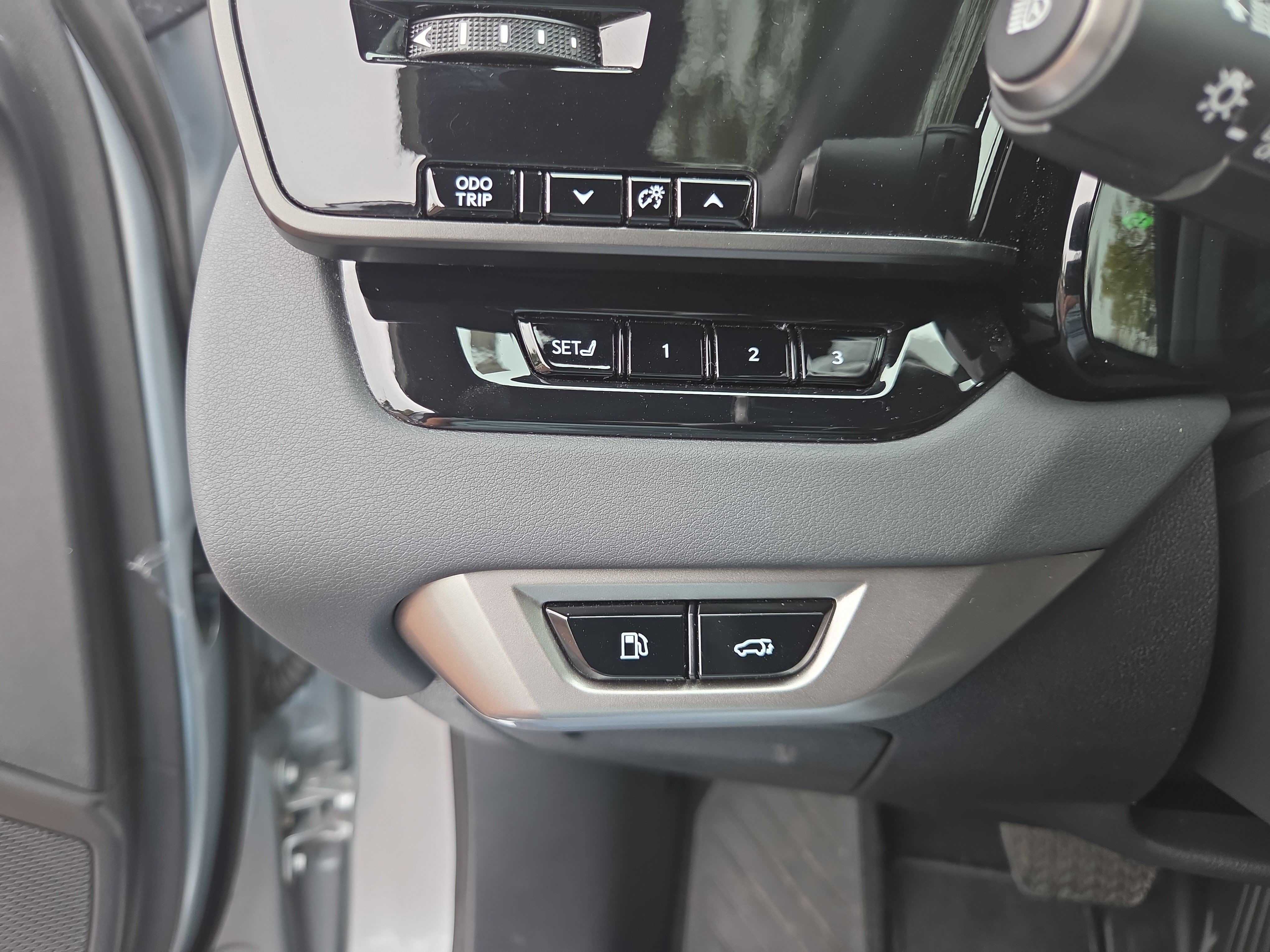 Certified 2025 Lexus RX 350h AWD/4WD image 27