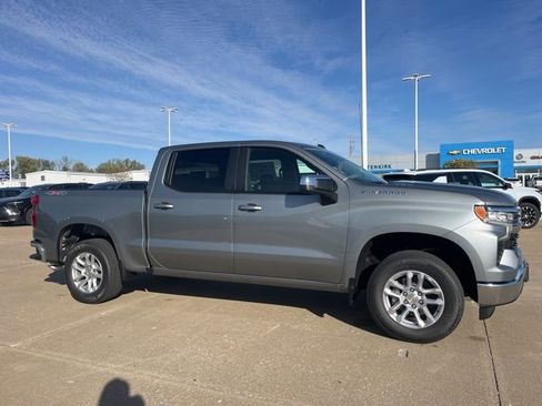 New 2026 Chevrolet Silverado 1500 LT image 2