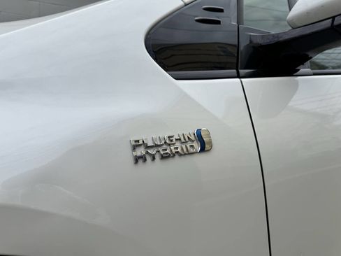 Used 2020 Toyota Prius Prime LE image 32