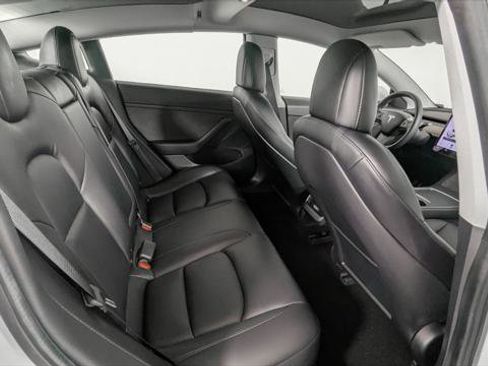 Used 2021 Tesla Model 3 Standard Range Plus image 19