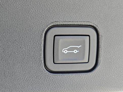 New 2025 Cadillac Lyriq Luxury image 13