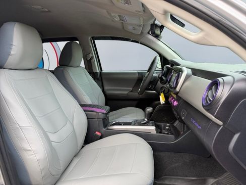 Used 2019 Toyota Tacoma SR5 image 19