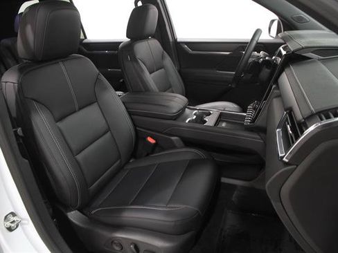 Used 2026 GMC Acadia Elevation w/ Elevation Premium Package AWD/4WD image 15