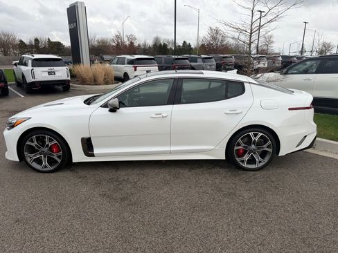 Used 2020 Kia Stinger GT1 AWD/4WD image 3