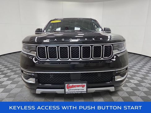 Used 2023 Jeep Wagoneer Series II AWD/4WD image 5