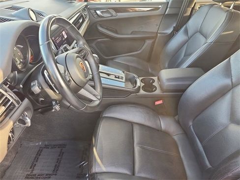 Used 2023 Porsche Macan Turbo image 16