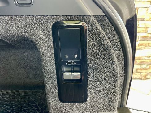 Used 2023 Land Rover Range Rover SE image 37