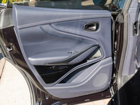 Used 2025 Aston Martin DBX 707 image 32