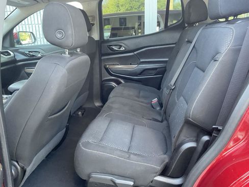 Used 2023 GMC Acadia SLE w/ LPO, Floor Liner Package AWD/4WD image 11