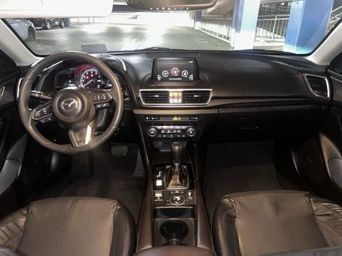 Used 2018 MAZDA MAZDA3 Grand Touring w/ Premium Equipment Package image 6