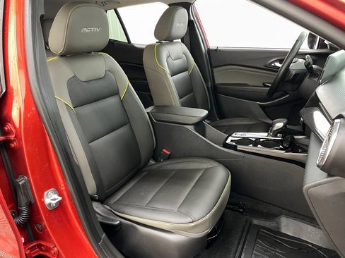Certified 2024 Chevrolet Trax ACTIV w/ Sunroof Package image 39