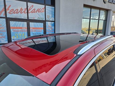 Used 2024 Chrysler Pacifica Pinnacle image 19