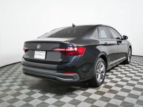 Used 2024 Volkswagen Jetta SE w/ Panoramic Sunroof Package FWD image 27