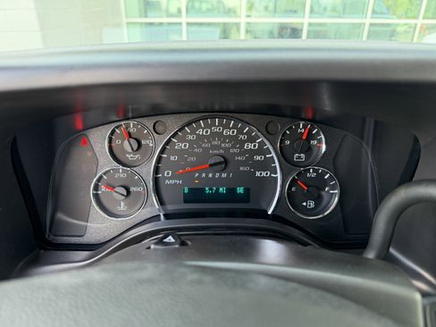 New 2026 Chevrolet Express 3500 Extended RWD image 16