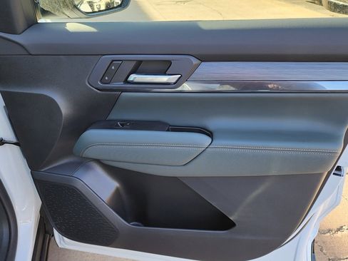 New 2026 GMC Terrain AT4 w/ Convenience Package III image 38