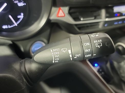 Used 2022 Toyota Sienna XLE image 28