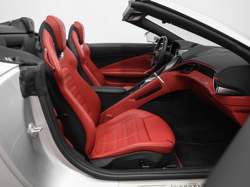 Certified 2025 Ferrari Roma Spider RWD image 26