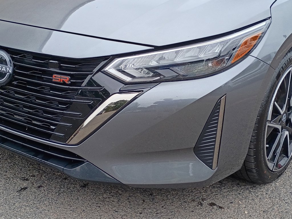 Used 2025 Nissan Sentra SR FWD image 10