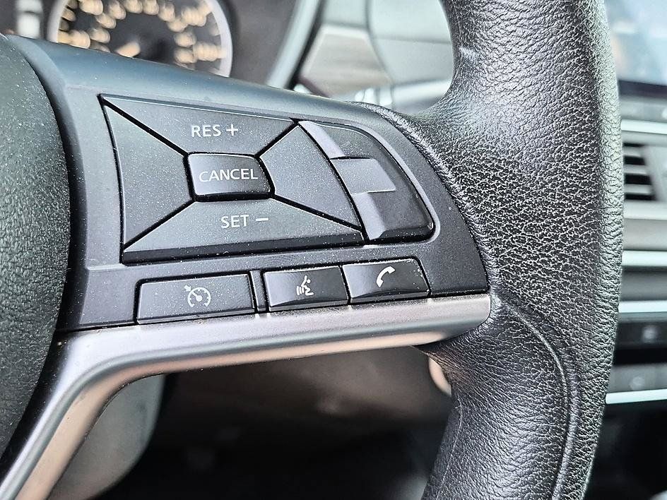 Used 2024 Nissan Altima 2.5 SV FWD image 18
