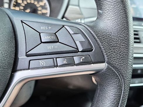 Used 2024 Nissan Altima 2.5 SV FWD image 18