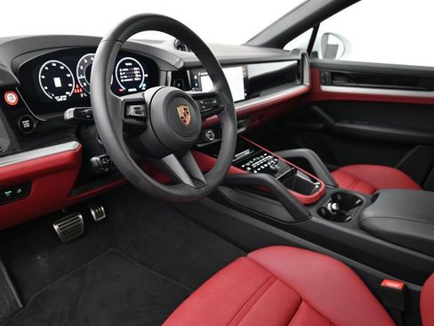Used 2026 Porsche Cayenne S AWD/4WD image 4