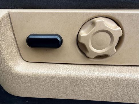 Used 2011 Ford F150 XLT w/ XLT Convenience Pkg image 10