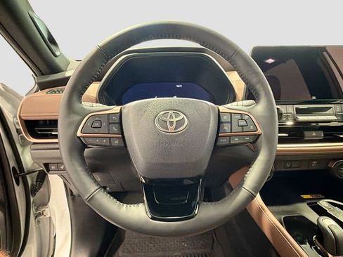 Certified 2025 Toyota Grand Highlander AWD Hybrid image 9