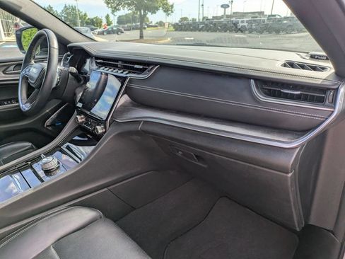 Used 2021 Jeep Grand Cherokee L Overland w/ Luxury Tech Group IV AWD/4WD image 36