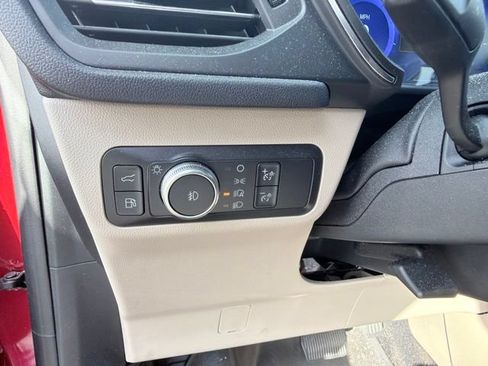 Used 2020 Ford Escape Titanium FWD image 18