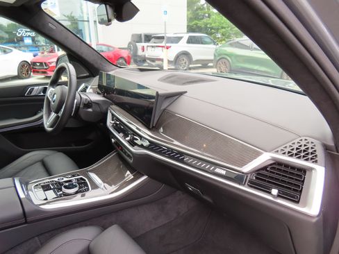 Used 2026 BMW X5 M60i AWD/4WD image 19