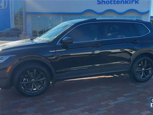 Used 2024 Volkswagen Tiguan SE image 6