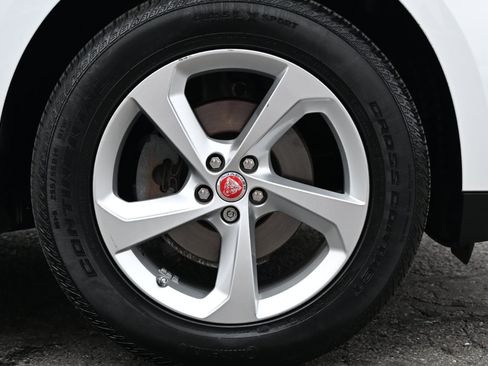 Used 2020 Jaguar F-PACE Premium image 50