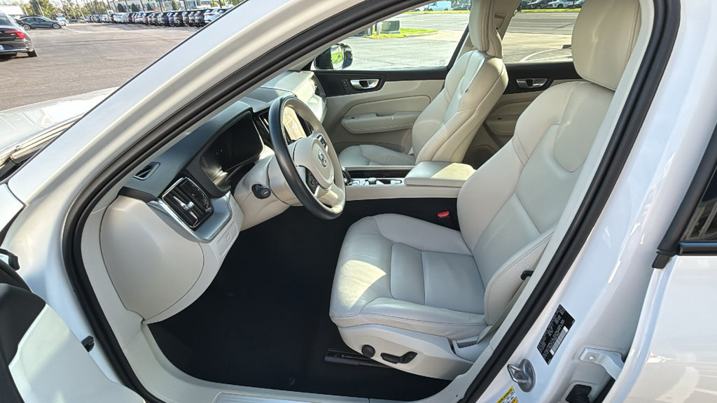 Certified 2024 Volvo XC60 B5 Core w/ Protection Package Premier AWD/4WD image 25