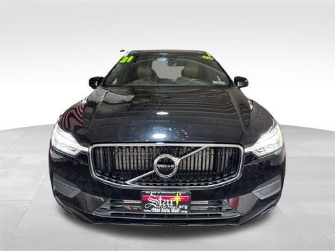 Used 2021 Volvo XC60 T5 Momentum AWD/4WD image 2