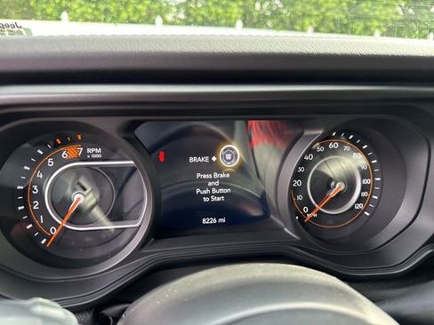 Used 2024 Jeep Wrangler Unlimited Rubicon AWD/4WD image 19