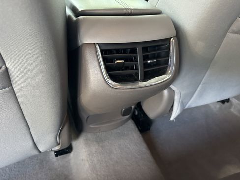 Used 2022 Chevrolet Malibu LT image 11