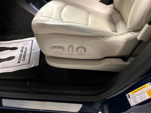 Used 2023 Buick Enclave Essence w/ Experience Buick Package FWD image 13