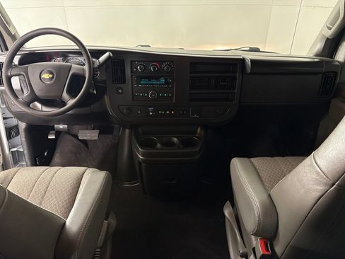 Used 2025 Chevrolet Express 3500 LT w/ LT Preferred Equipment Group RWD image 28
